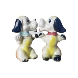Vintage kissing Dogs Salt & Pepper Shakers